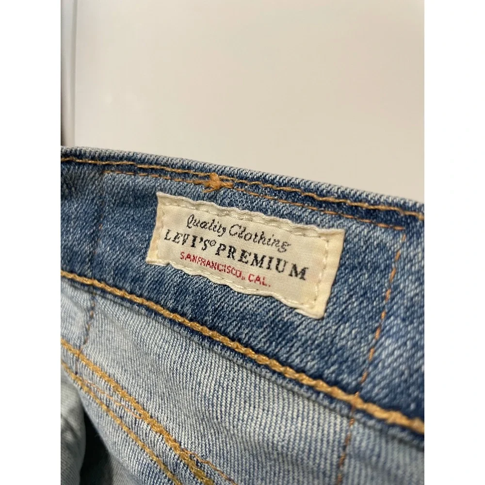 Levis Premium 511 Slim Fit Jeans Mens 36x34 Light Wash Blue WaterLess Denim